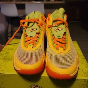 Used Jayson tatum taco jayJordan Lime Green and Orange Athletic Shoes